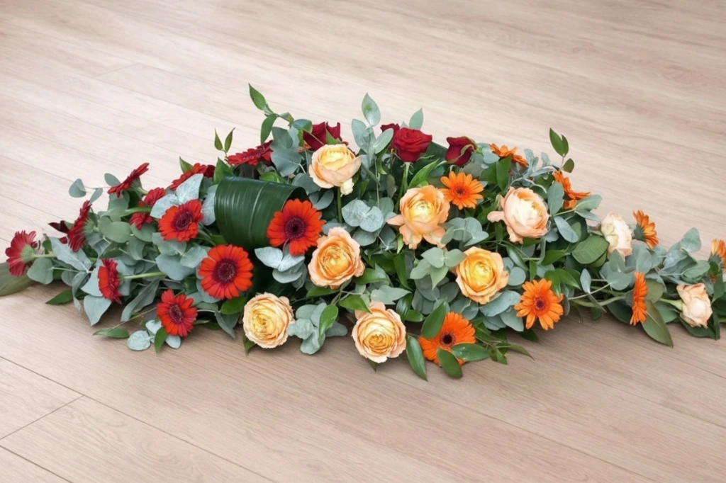 Dessus de cercueil rouge et orange