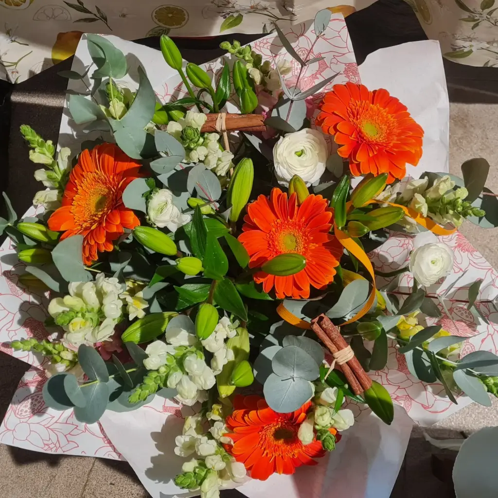 Bouquet orangé et blanc