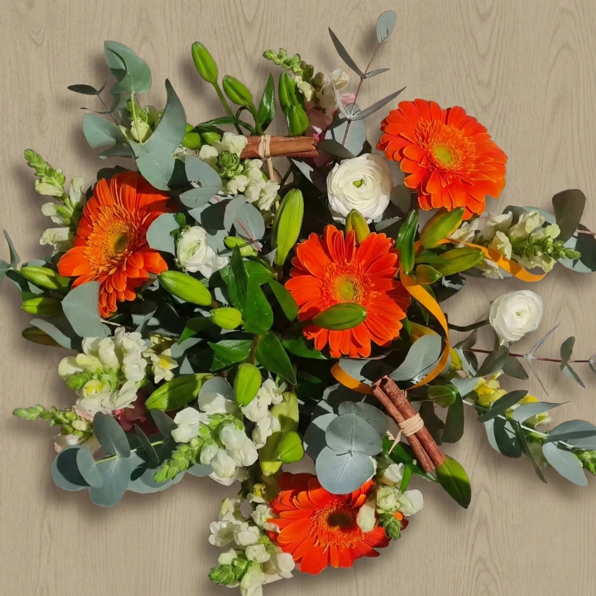 Bouquet orangé et blanc