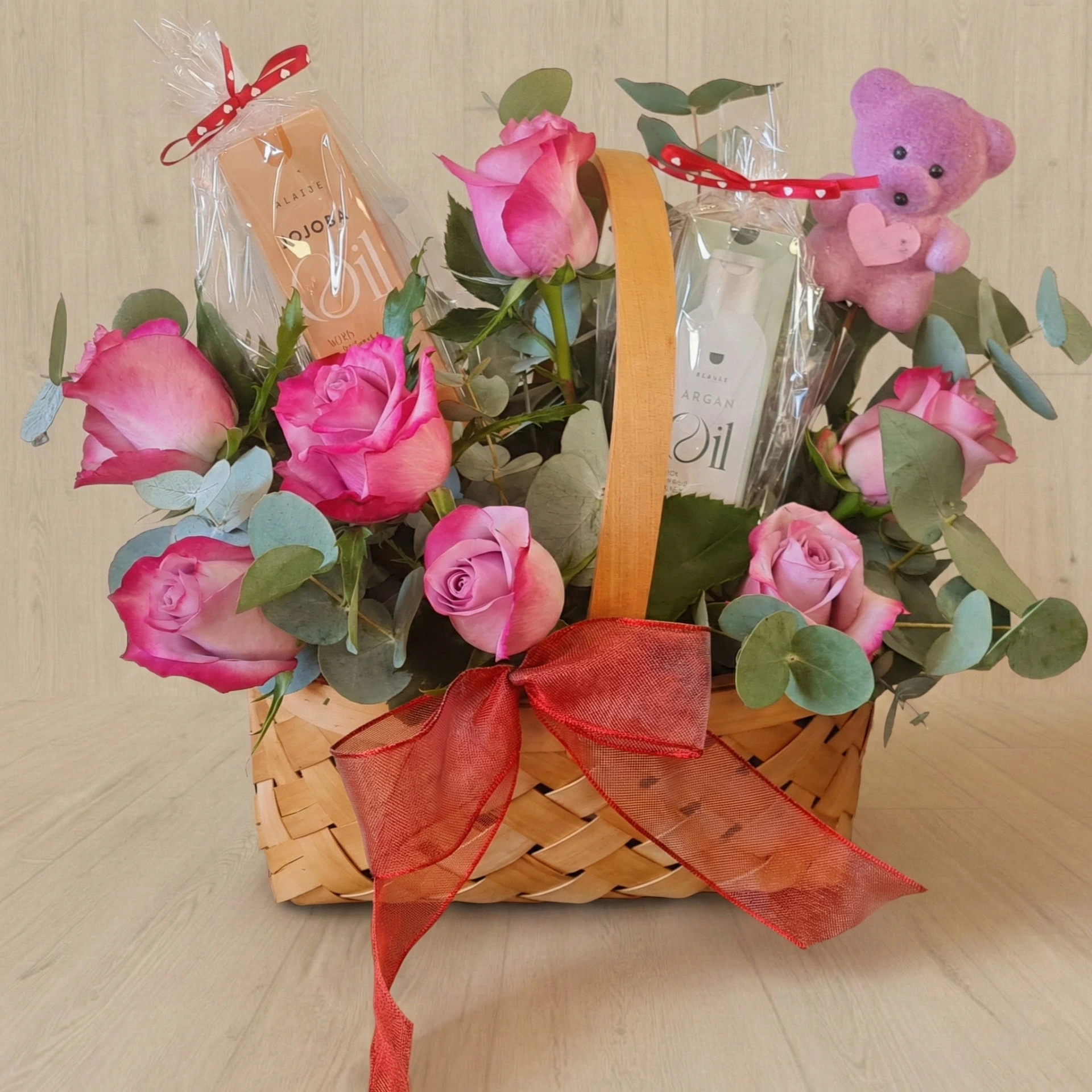 Panier roses & soins de beauté